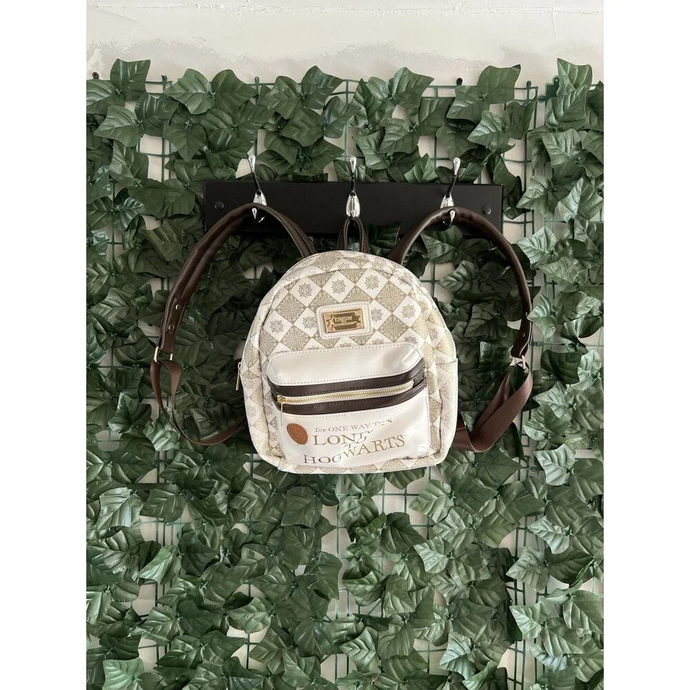 Universal‎ Wizarding World of Harry Potter London to Hogwarts Travel Backpack